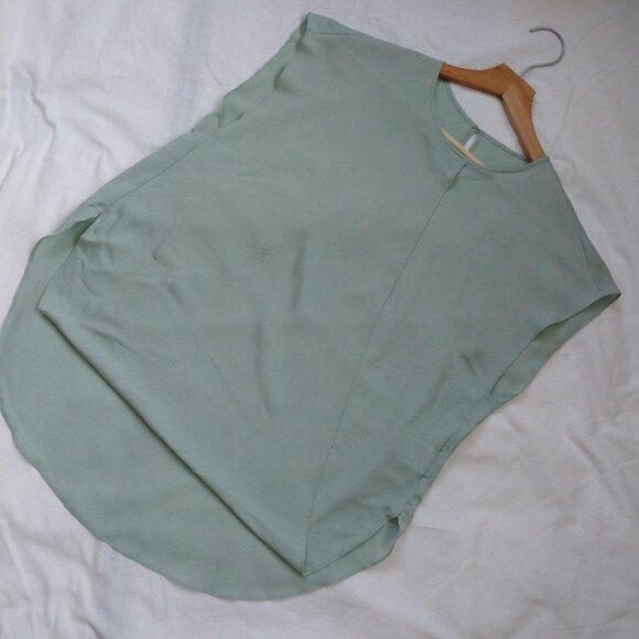 Urben Mint-colored Top - Picture 2 of 6